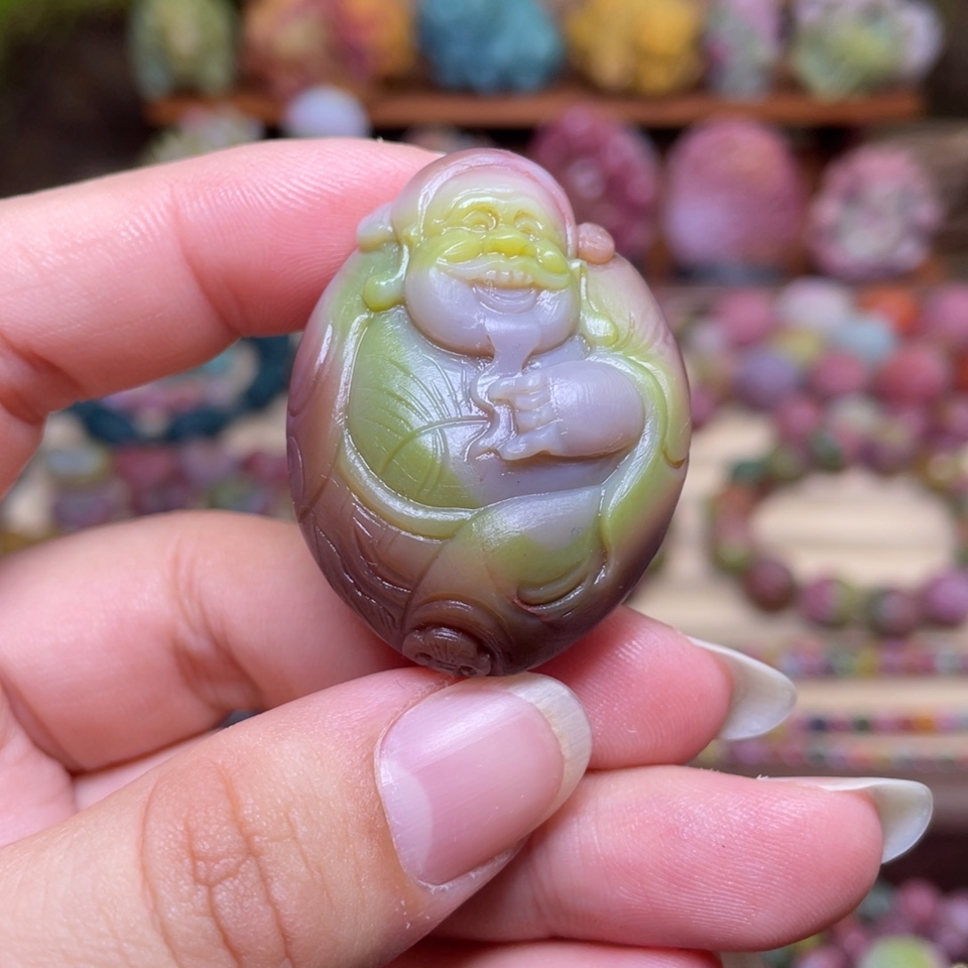 玛瑙/玉髓未镶嵌珠宝半成品盐源玛瑙苏工幻彩立体财神