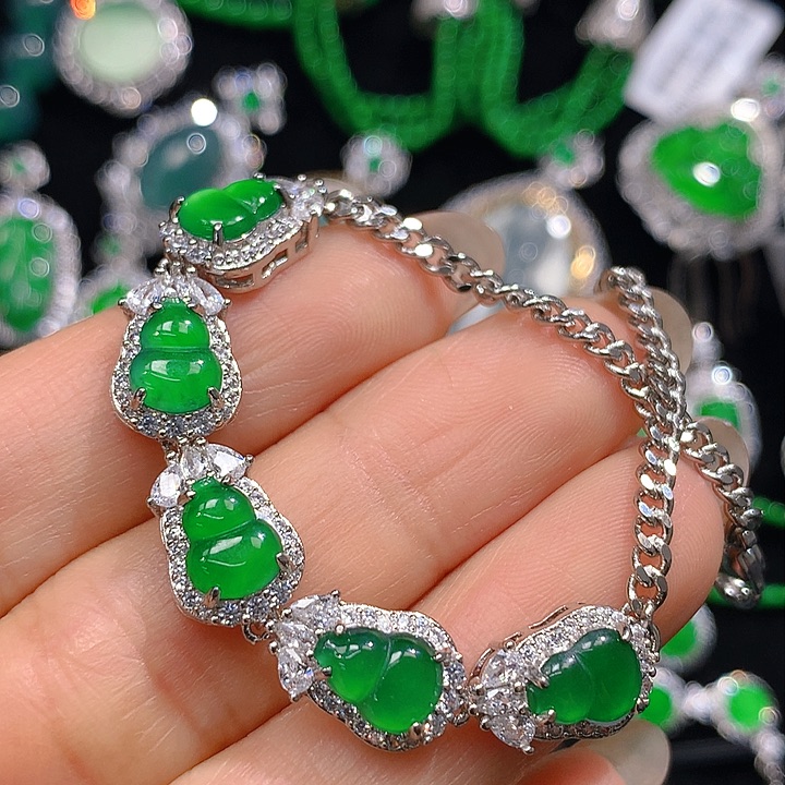 翡翠颈饰未镶嵌翡翠