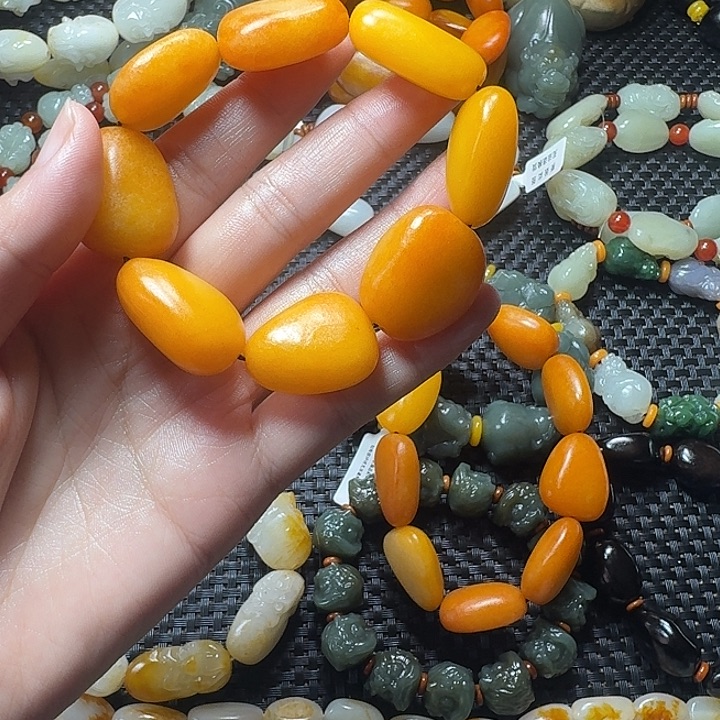 木***李和田玉未镶嵌手链