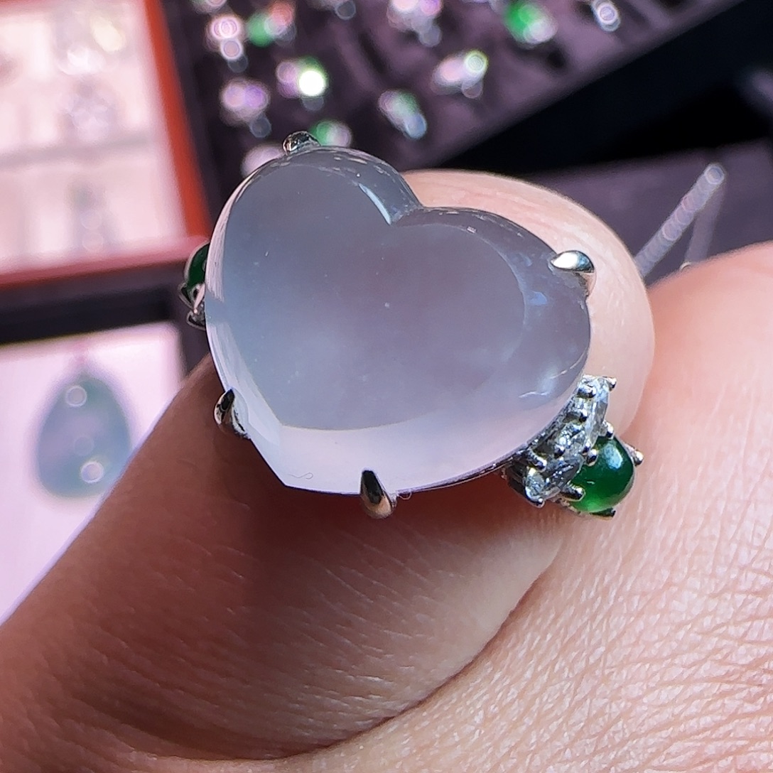 翡翠18K金镶嵌戒指