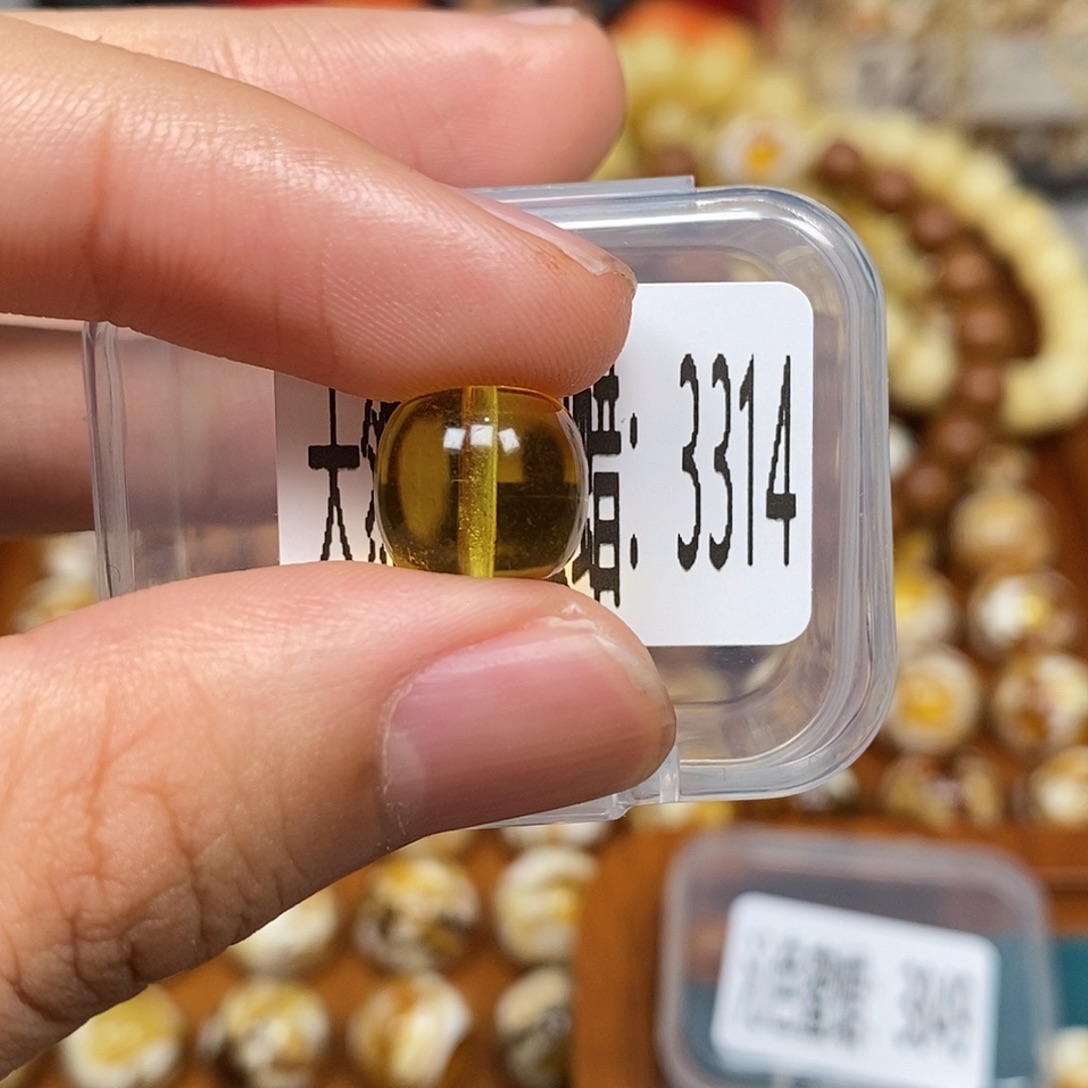 蜜蜡未镶嵌珠宝奇石3314