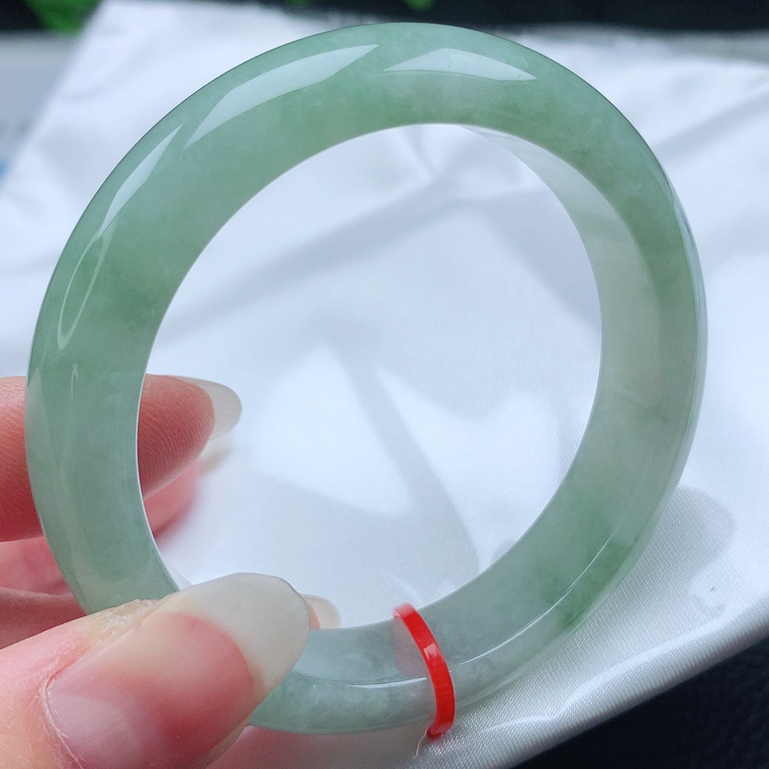 翡翠手镯未镶嵌53圈