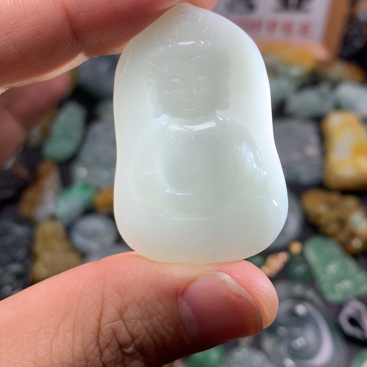 翡翠未镶嵌颈饰宝宝观音