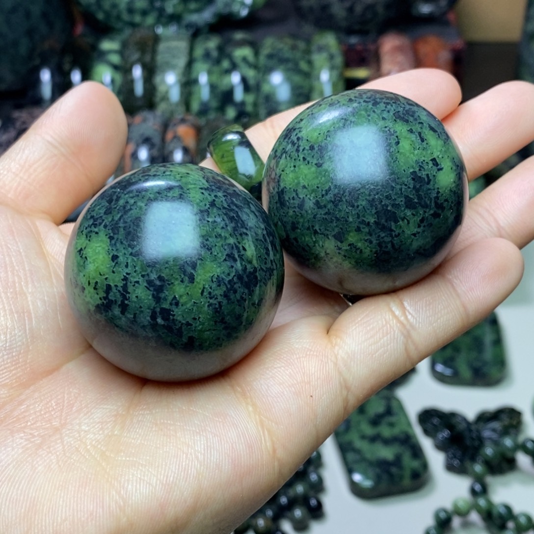 蛇纹石玉未镶嵌项链