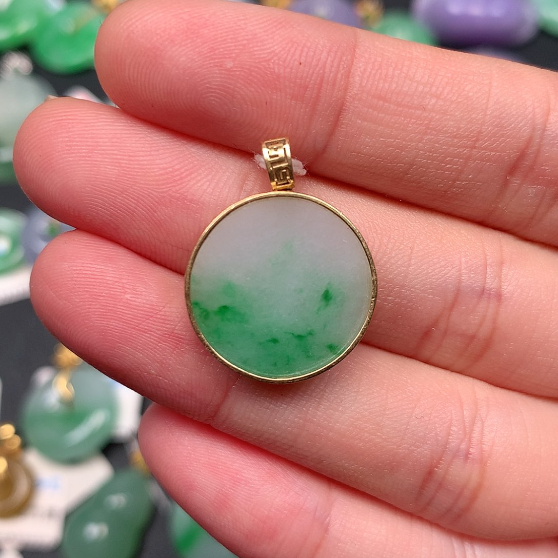 颈饰18K金镶嵌翡翠翡翠吊坠