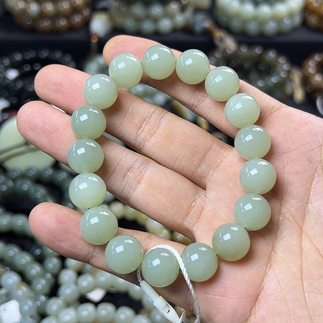 和田玉手链未镶嵌新疆且末青白卡12圆珠 油润细腻