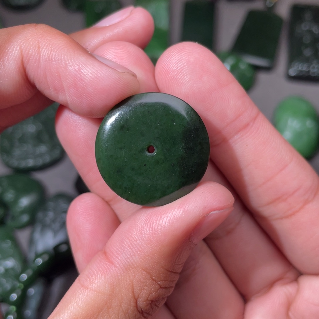 和田玉（碧玉）未镶嵌颈饰