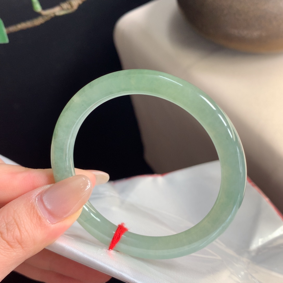 翡翠手镯未镶嵌(17号)圆条