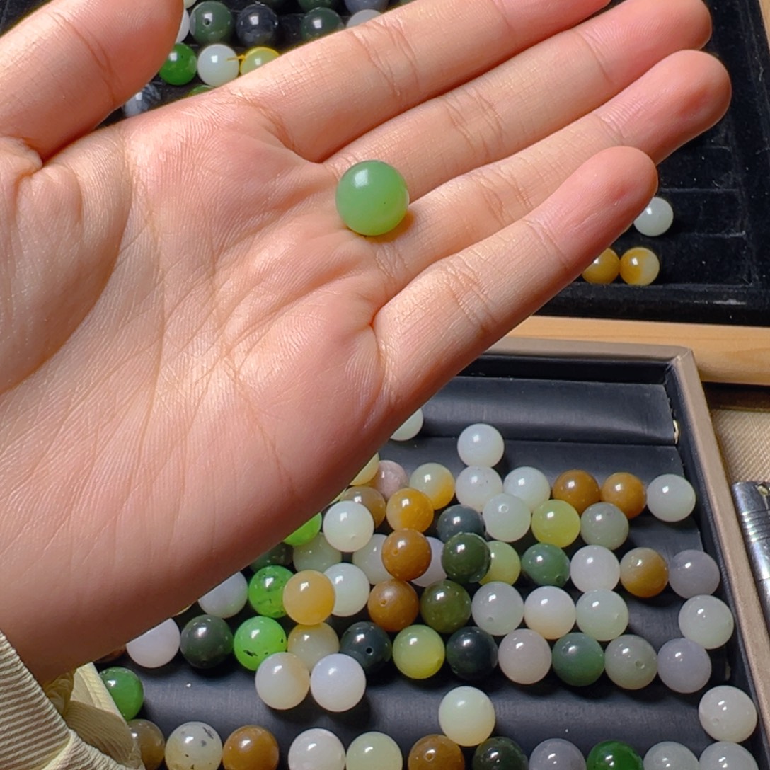 和田玉未镶嵌车挂