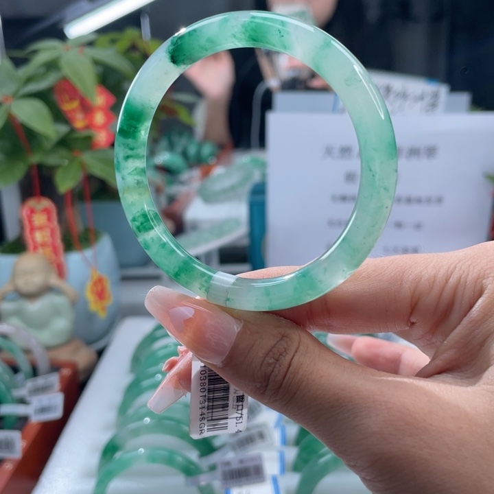 石英质玉手镯未镶嵌天然A货非洲翠手镯