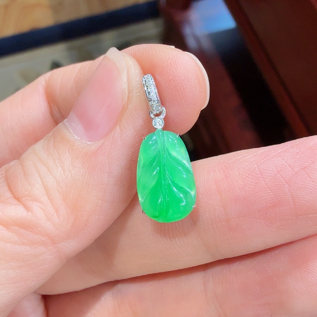 翡翠吊坠(不含链)18K金镶嵌吊坠