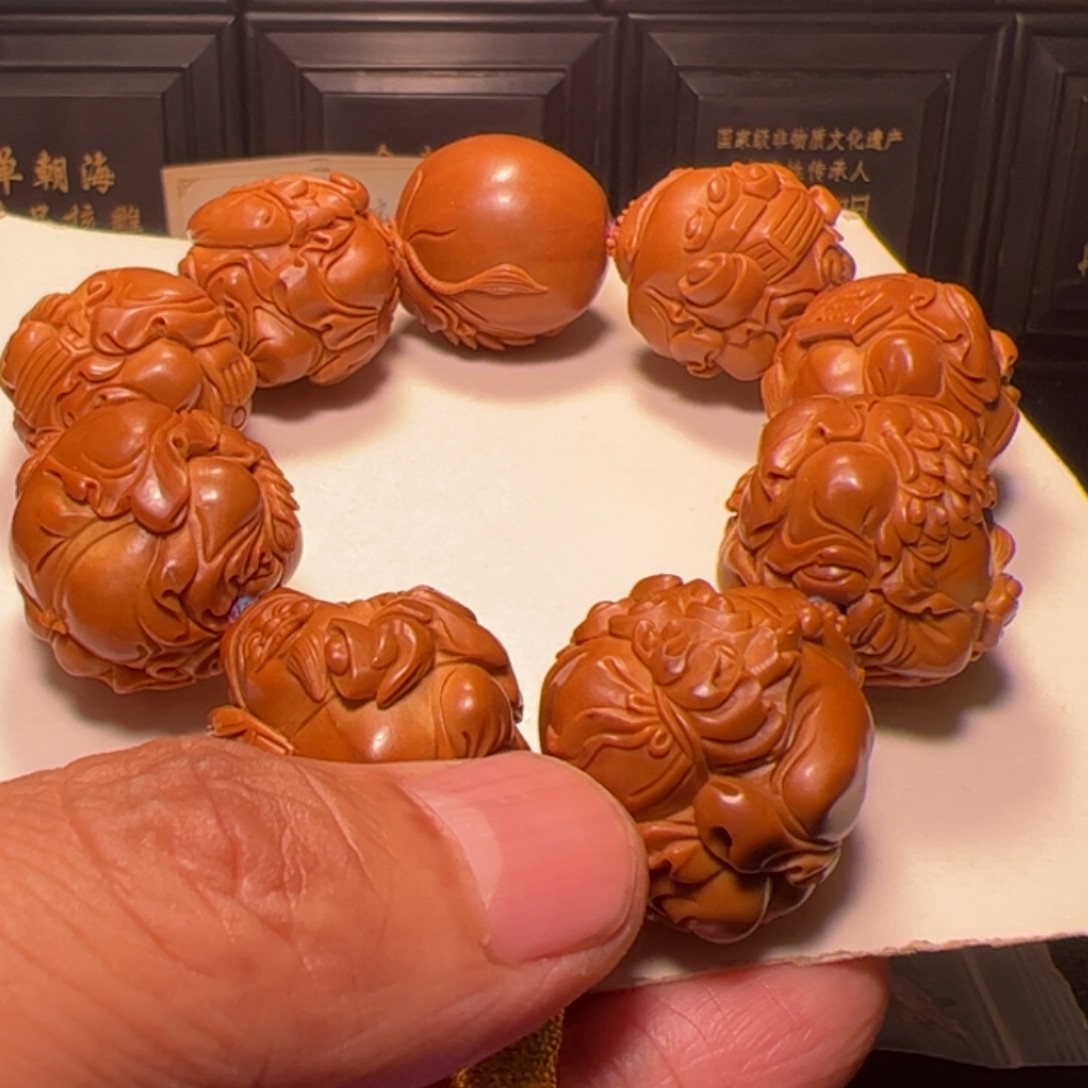 大***爸手串橄榄核八宝财神