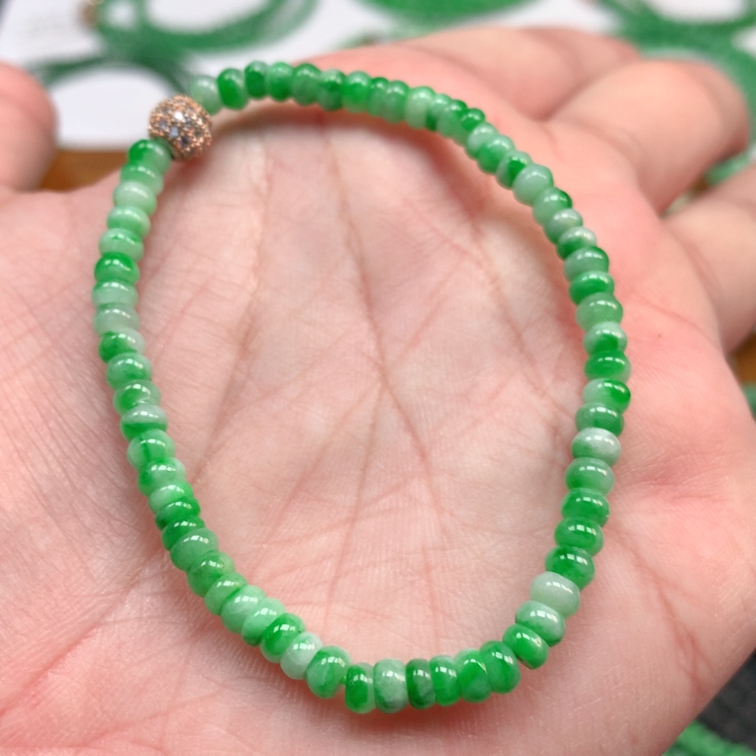 翡翠手链未镶嵌翡翠