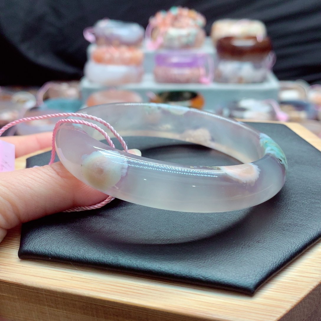 玛瑙/玉髓手镯未镶嵌聚*财2