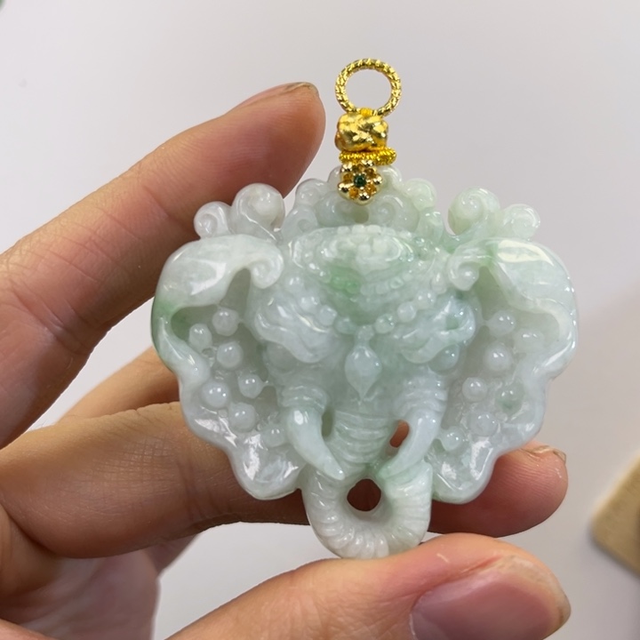 翡翠吊坠(赠链)未镶嵌代编织