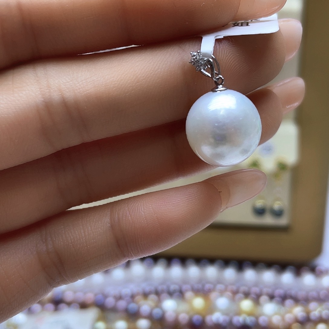 海水珍珠颈饰18K金镶嵌