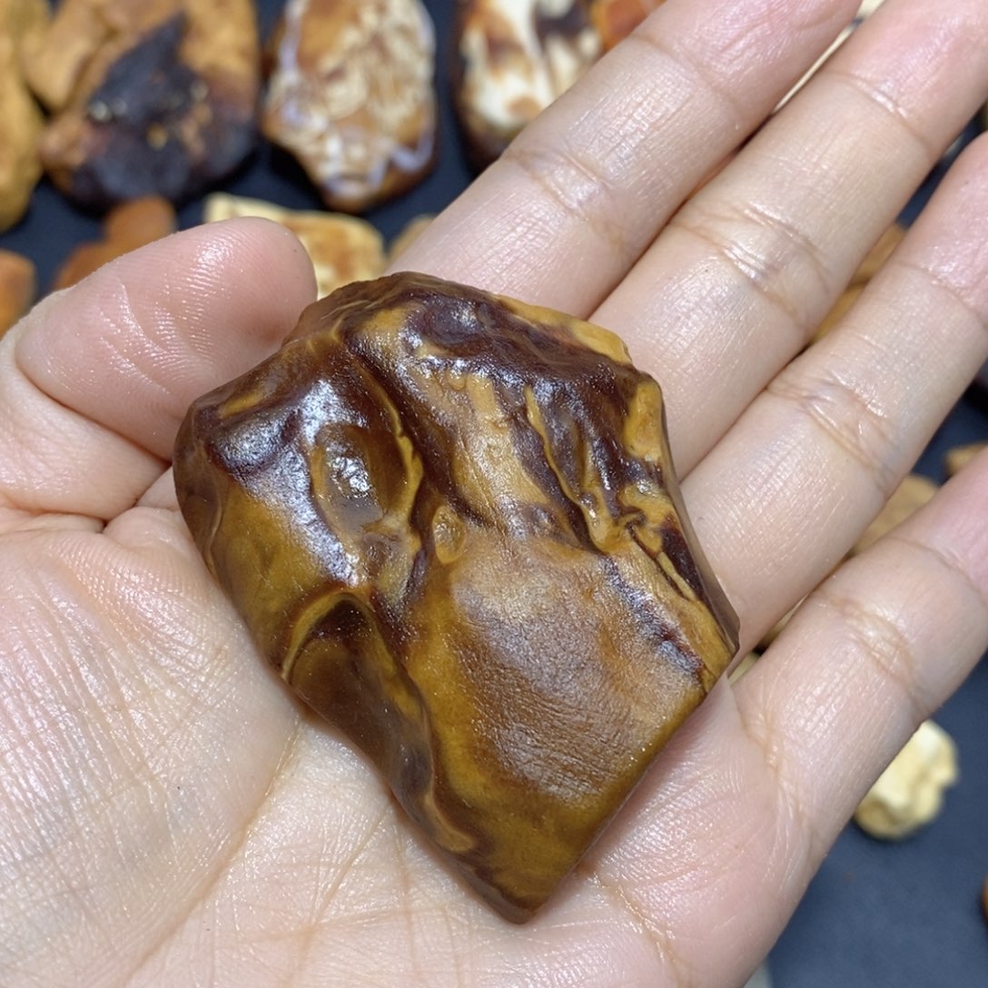 是****定制琥珀未镶嵌蜜蜡原石