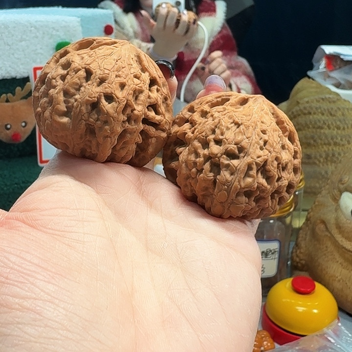 稻***草桃核吊坠虎头王46尺