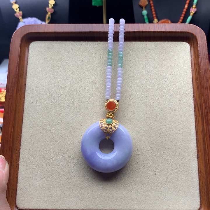 翡翠颈饰未镶嵌紫翡甜甜圈