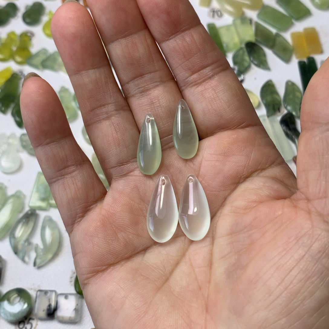 月***璃未镶嵌蛇纹石玉耳环