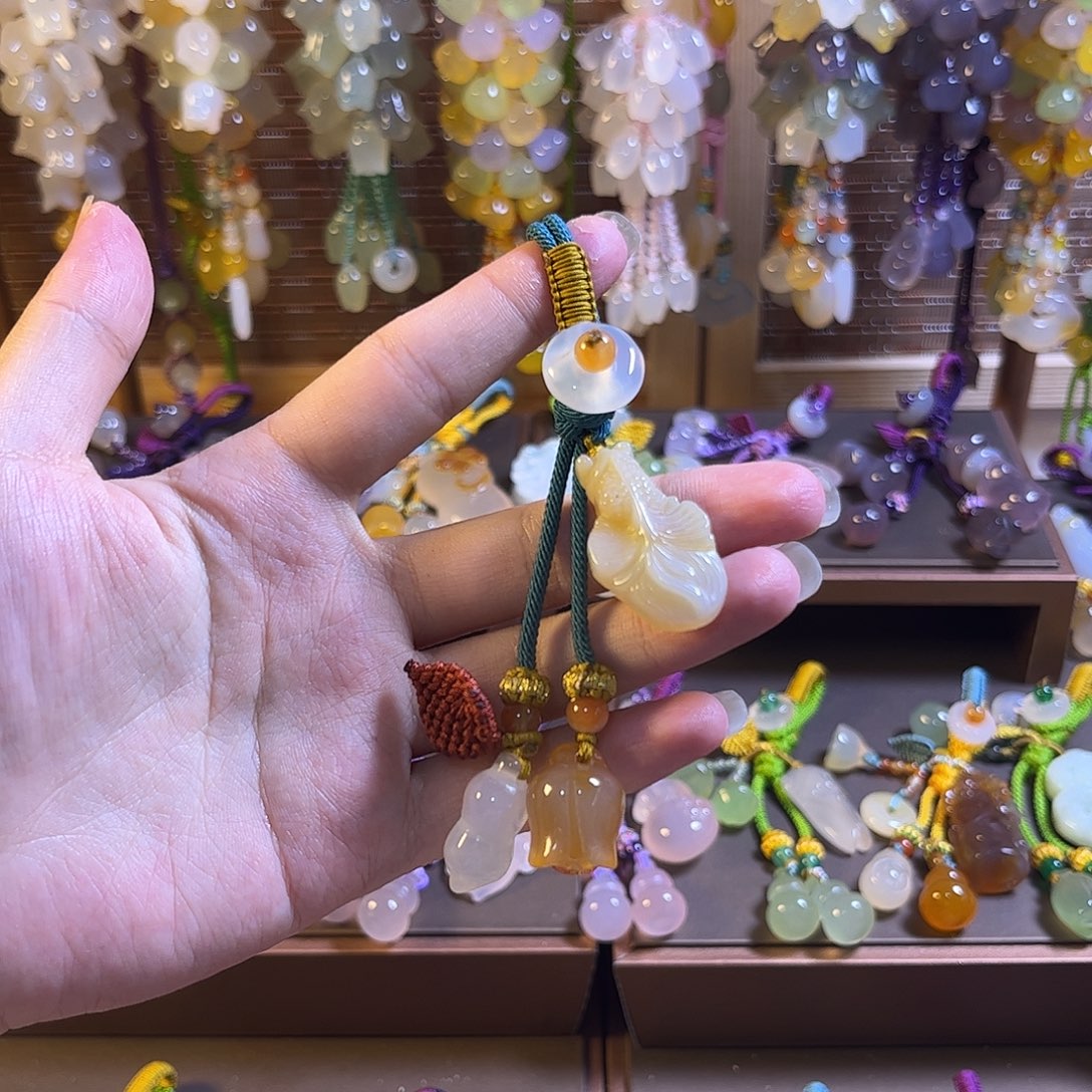 宝***儿未镶嵌车挂玛瑙/玉髓福利款钥匙扣