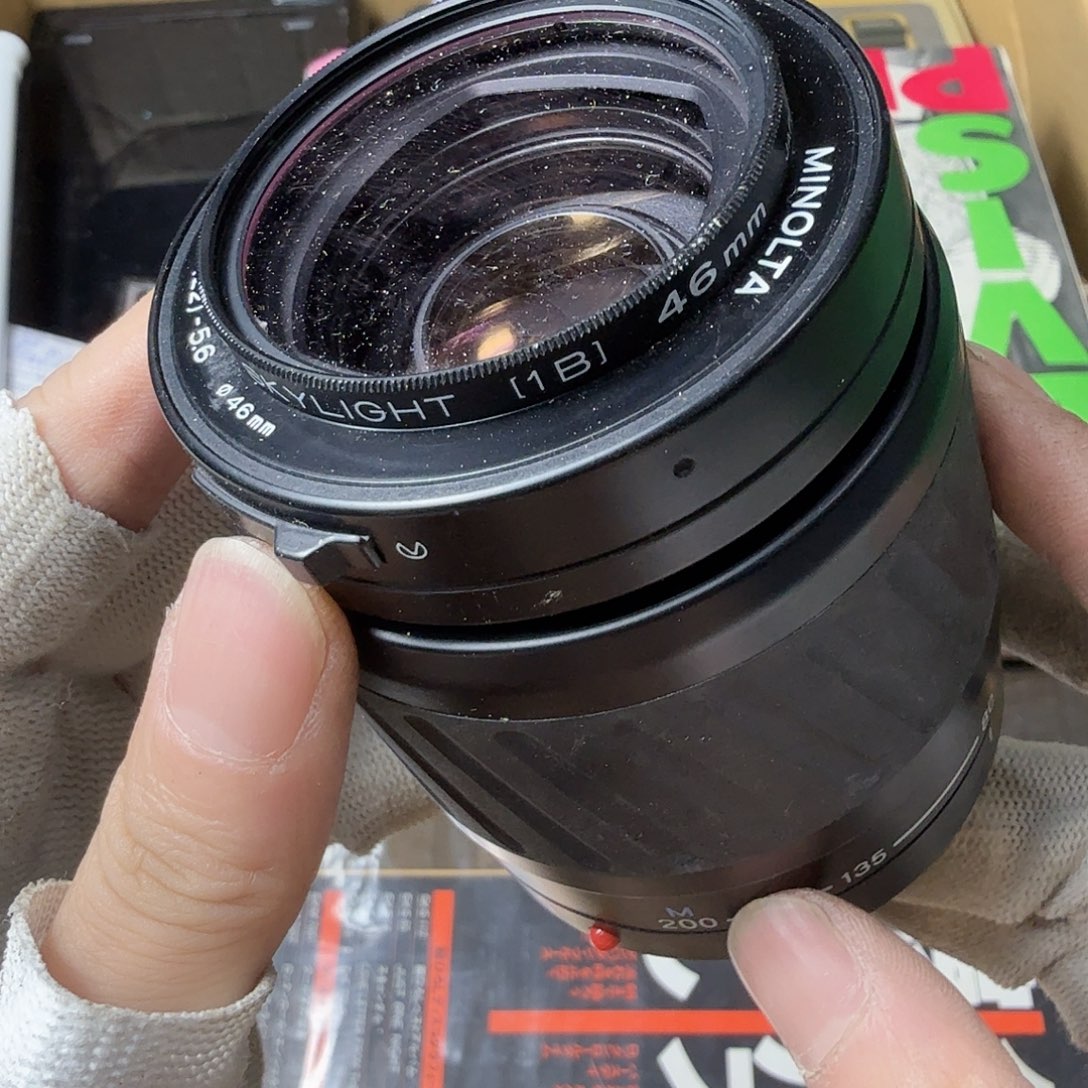无***辈中古商品，瑕疵品，不保好坏。521