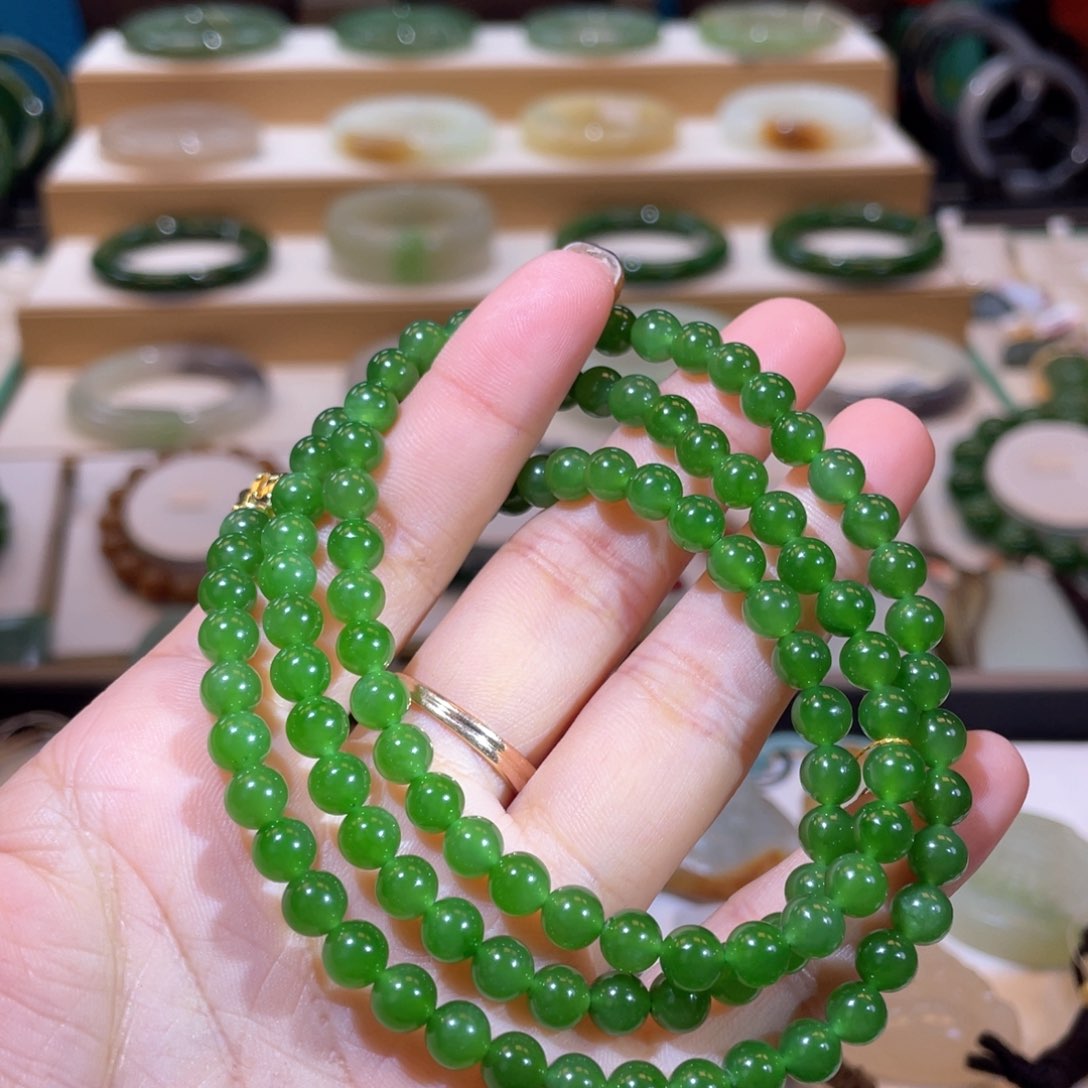 和田玉高品果阳绿108未镶嵌