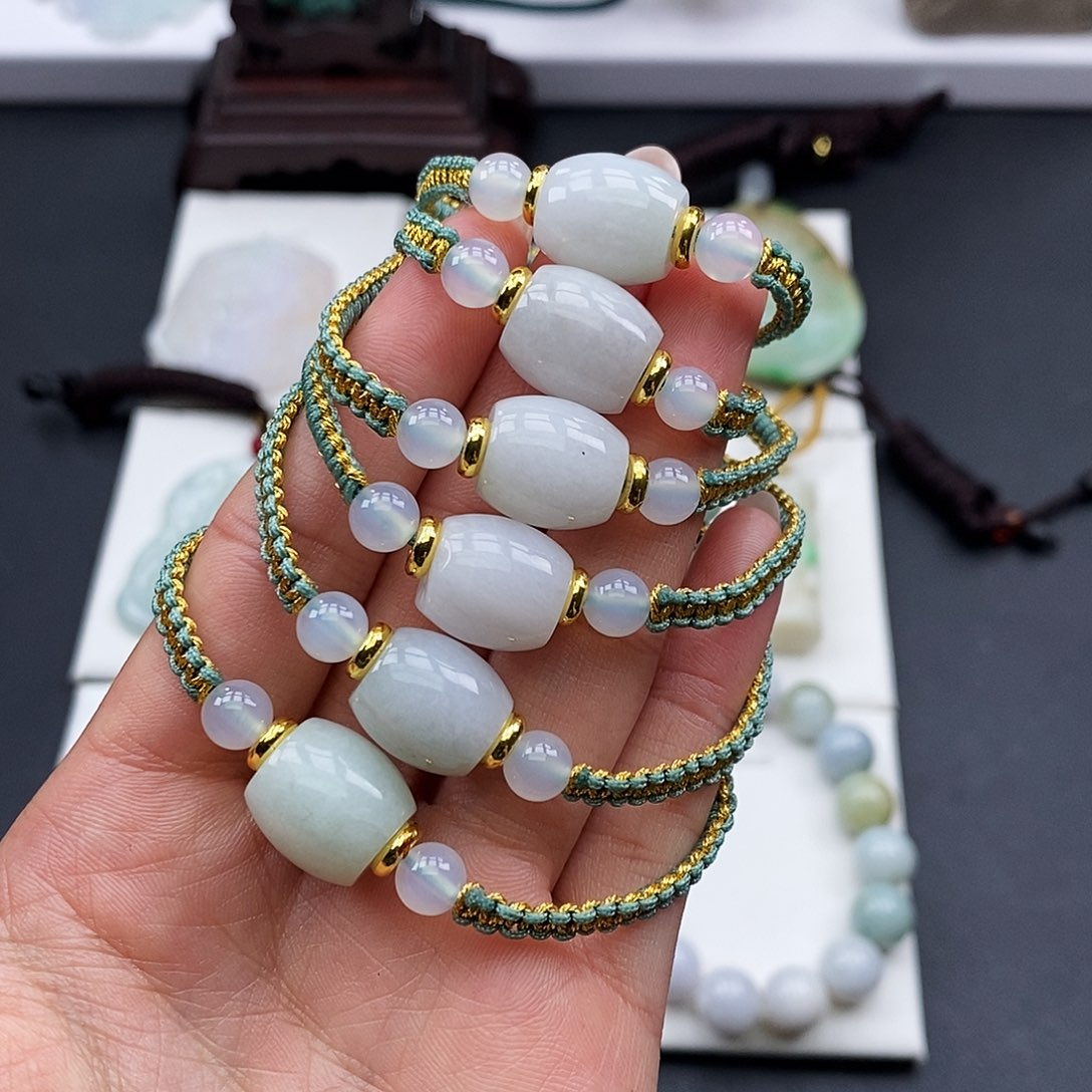 翡翠颈饰未镶嵌翡翠随机发一条