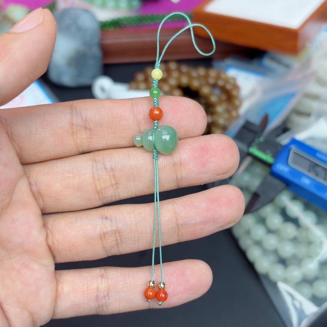 和田玉吊坠未镶嵌