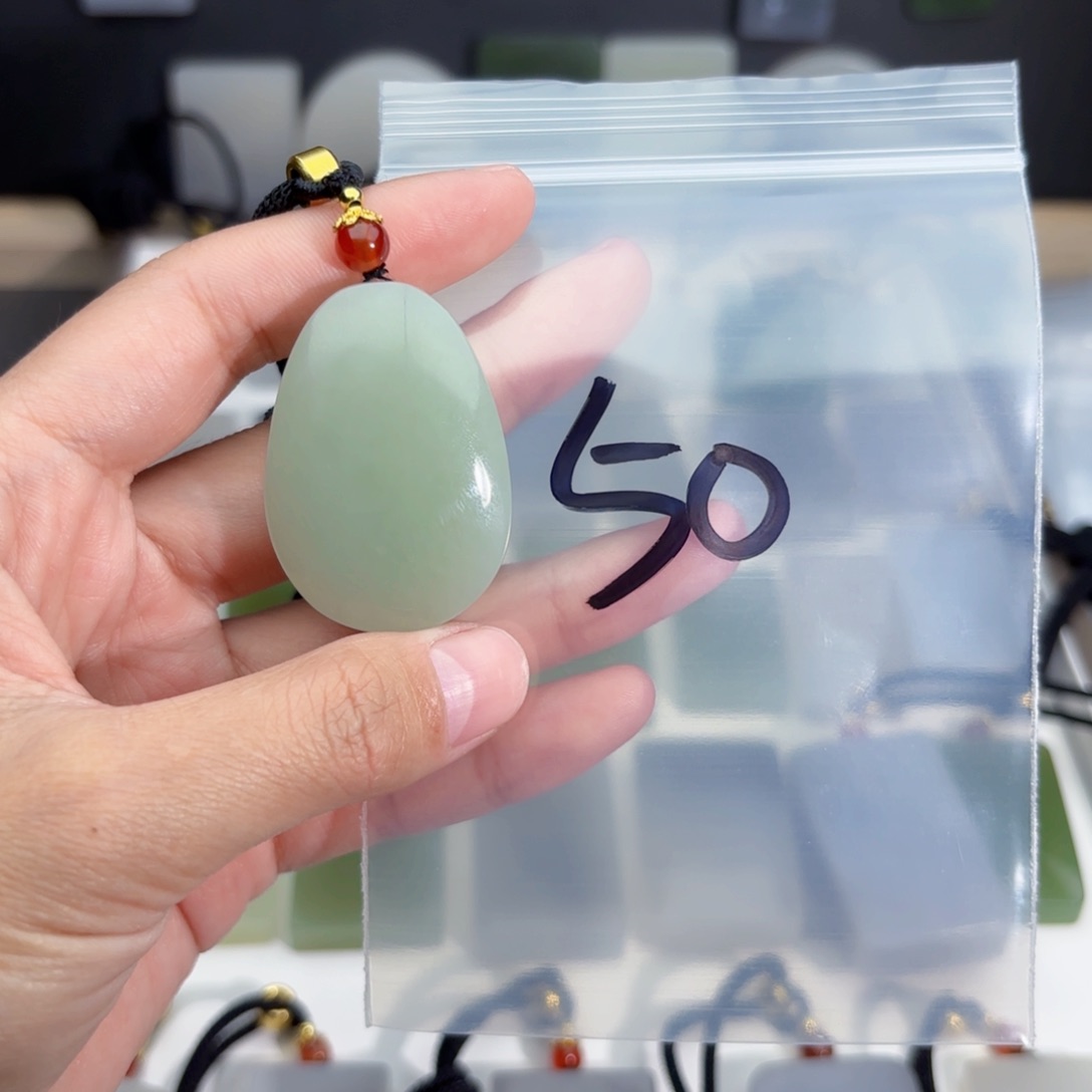 和田玉随形未镶嵌边***）