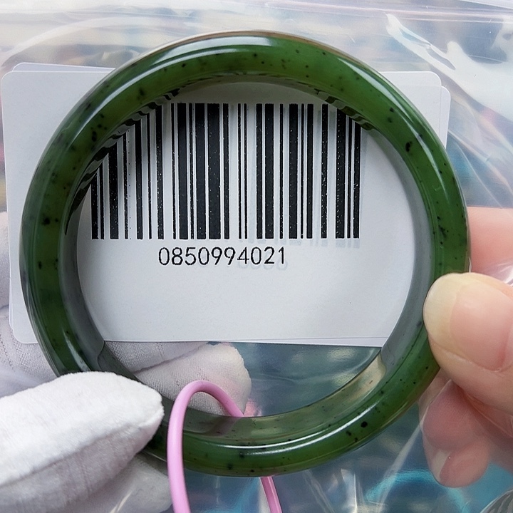 和田玉未镶嵌手镯包容63