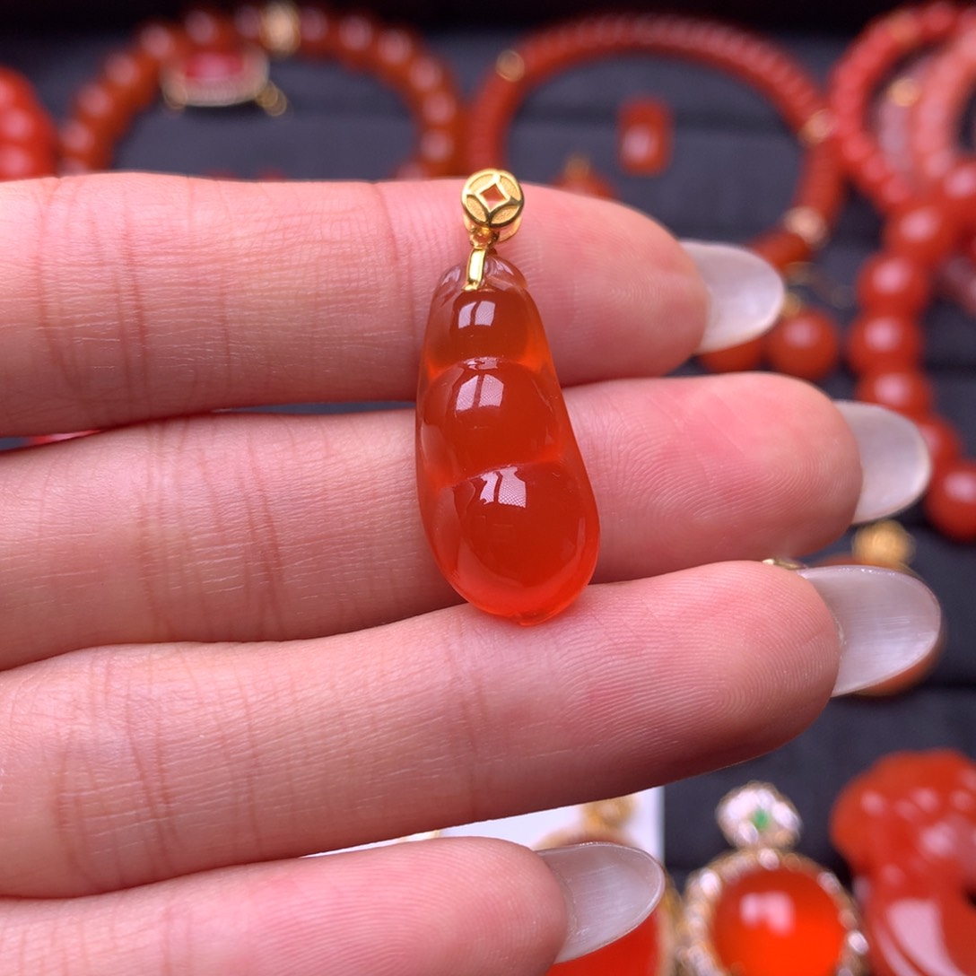 【闪购商品】颈饰18K金镶嵌南红玛瑙爱*丽保山南红原矿金镶福豆吊坠