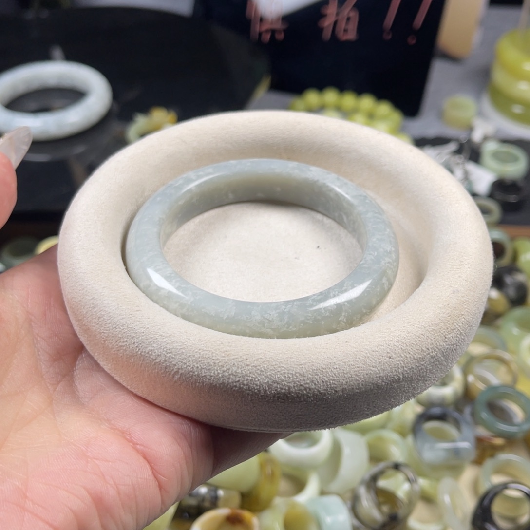 清***歡蛇纹石玉未镶嵌戒指