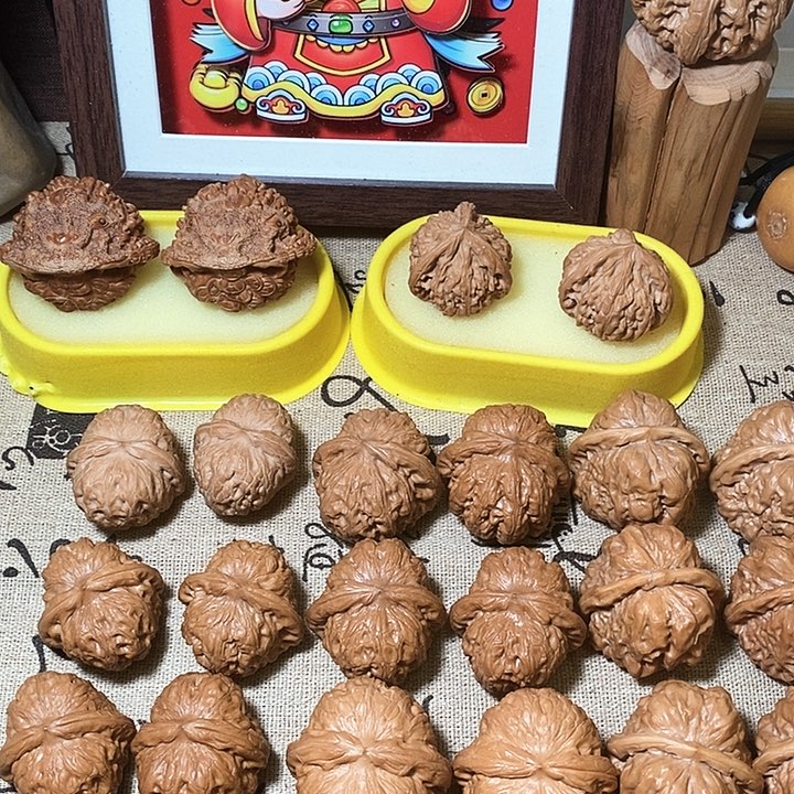 文玩核桃把件?元宝全品无修白茬 40