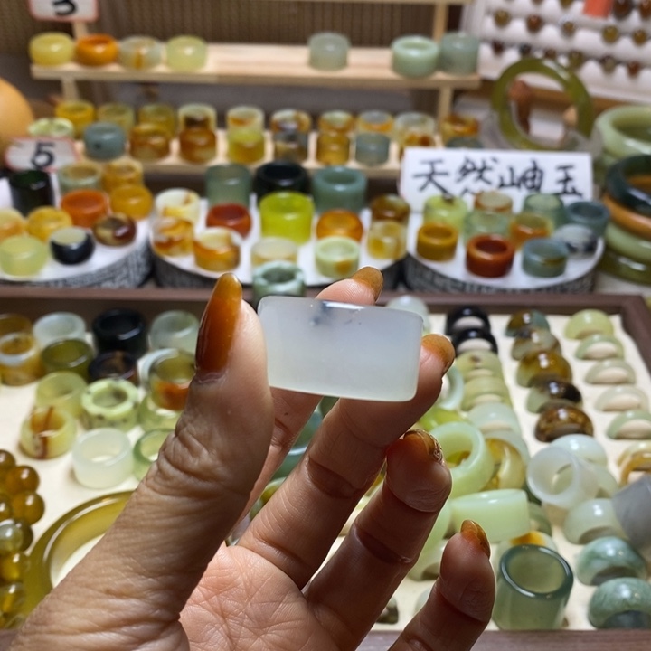 没***字岫玉未镶嵌戒圈岫玉精品指环