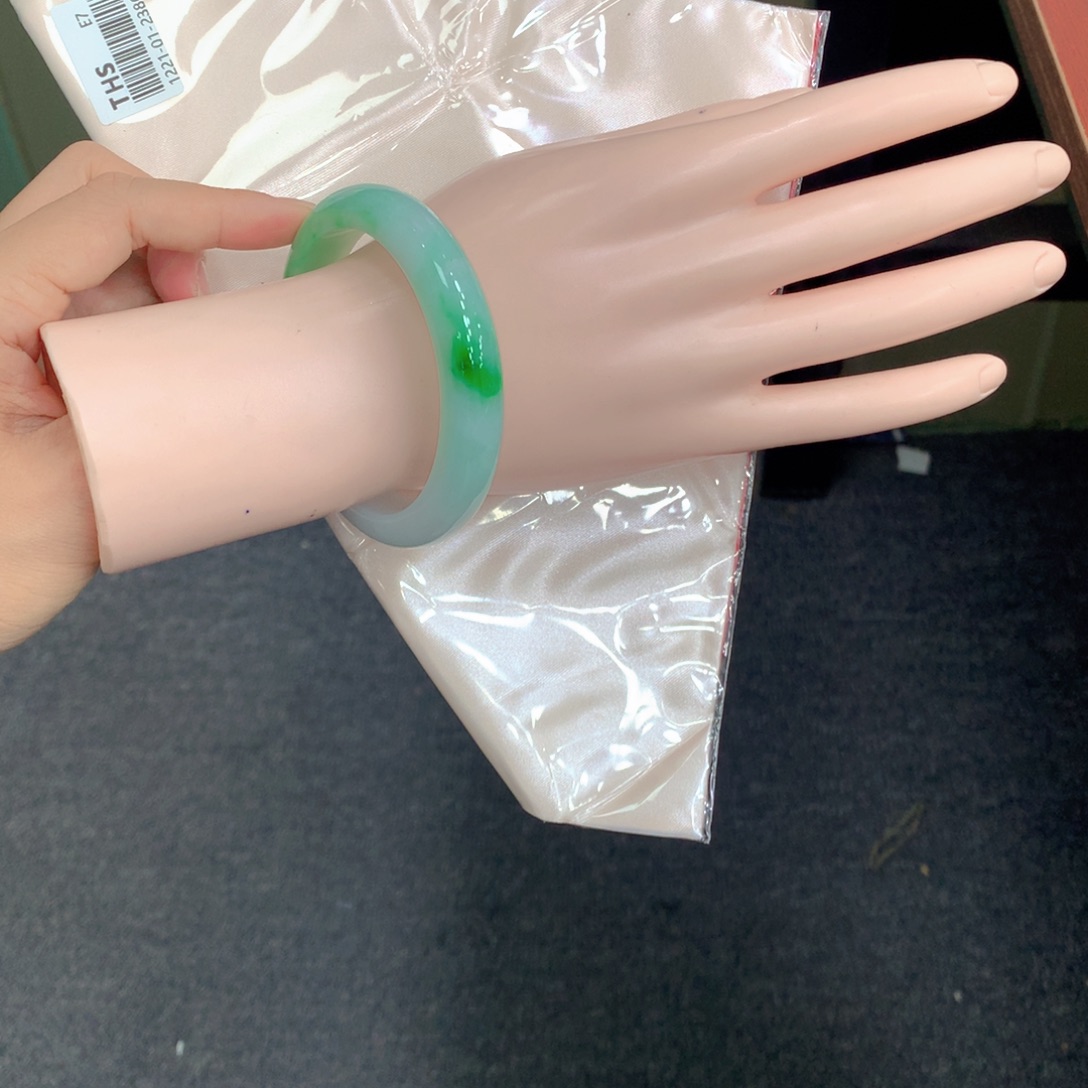 翡翠未镶嵌手镯13