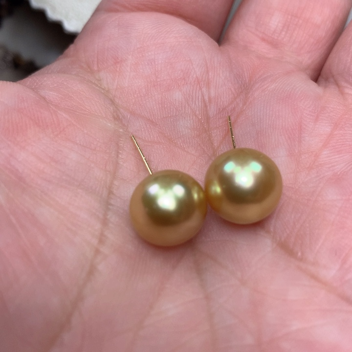 18K金镶嵌耳饰海水珍珠