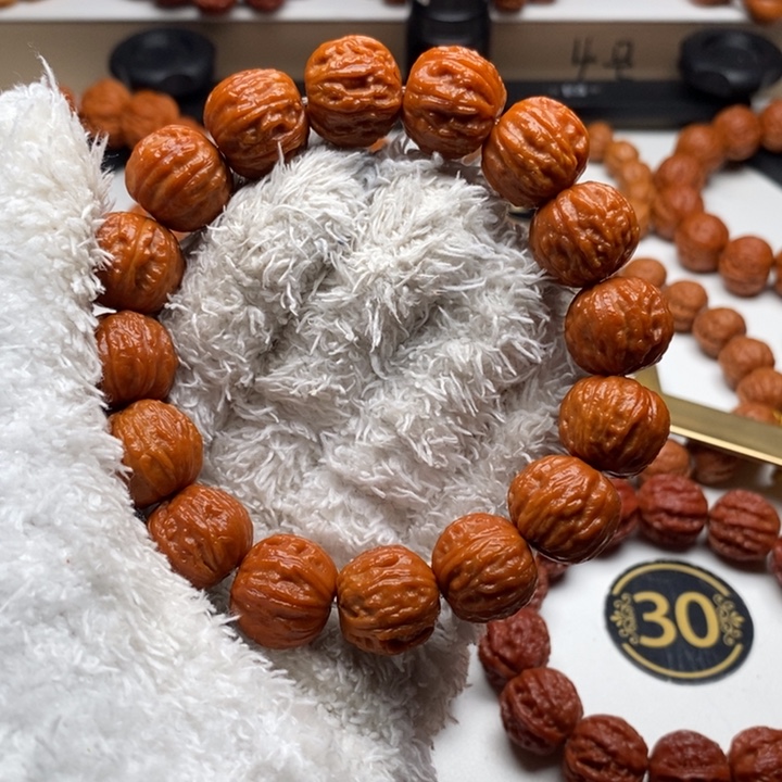 放***，文玩核桃吊坠18树纹