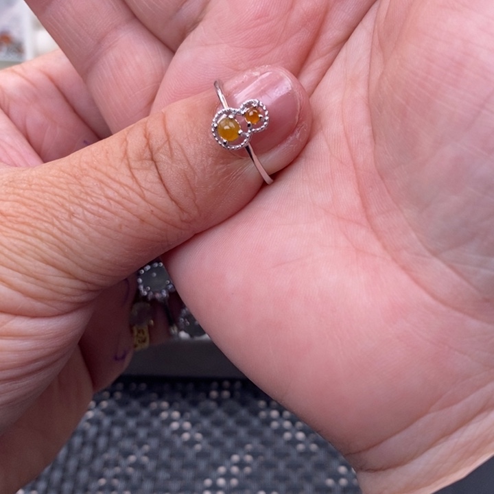 未镶嵌戒指翡翠小**头缅甸