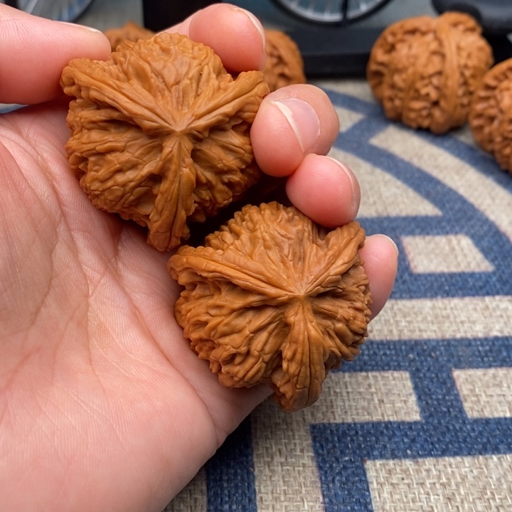 吊坠文玩核桃百****）三棱