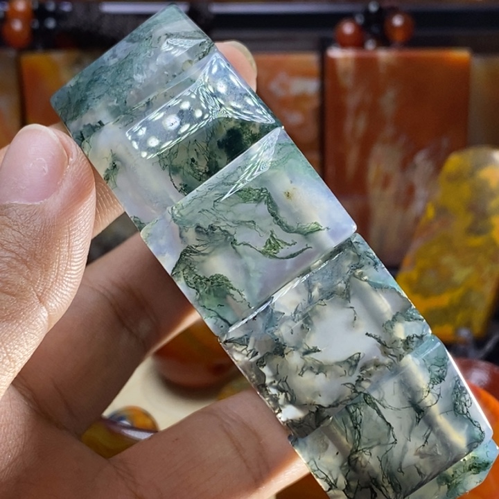 天***淡玛瑙/玉髓未镶嵌颈饰