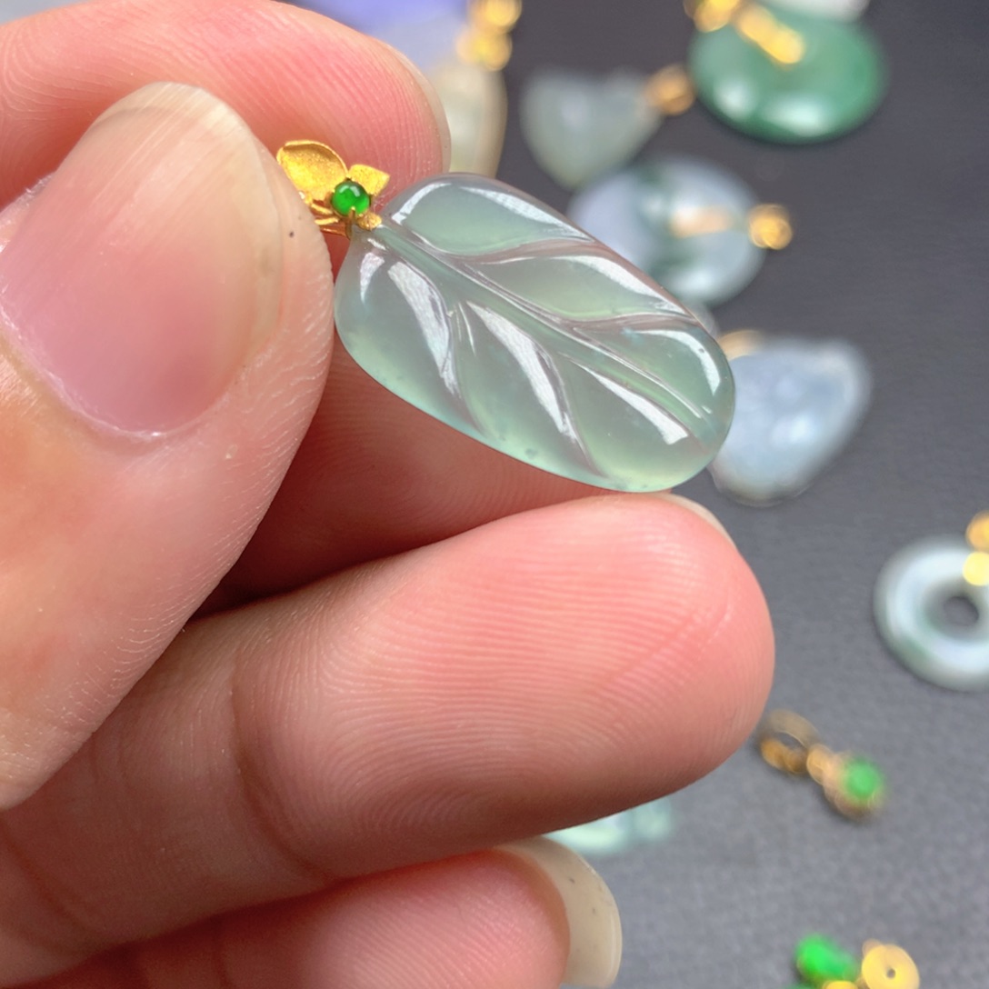 【闪购商品】翡翠18K金镶嵌颈饰翡翠