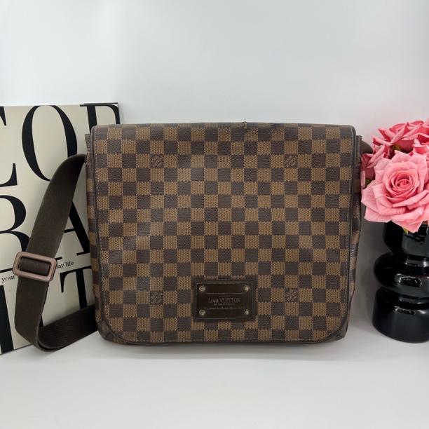 95新 LouisVuitton/路易威登 8432/LV棕棋盘格单肩斜挎邮差包