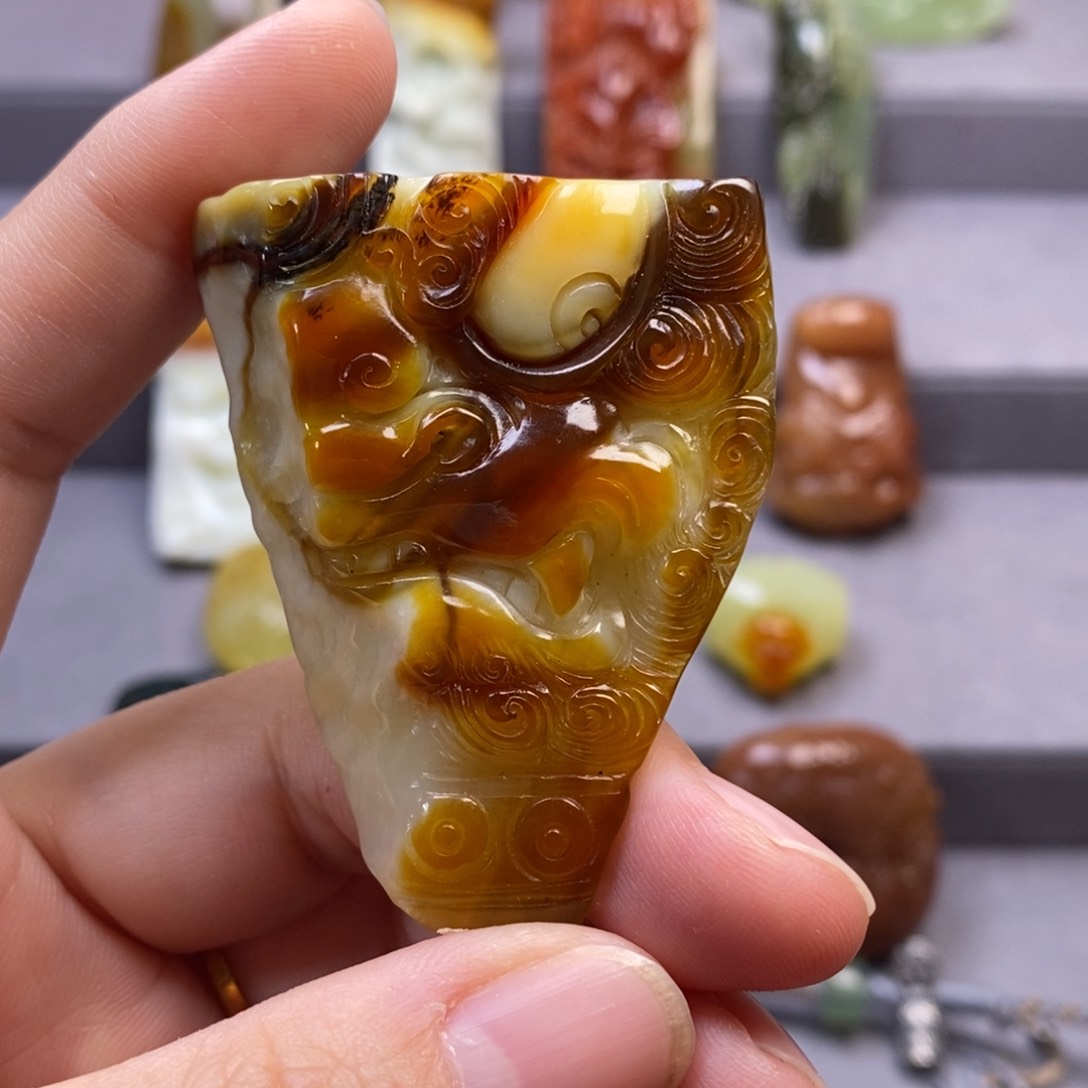 岫玉颈饰未镶嵌挂件