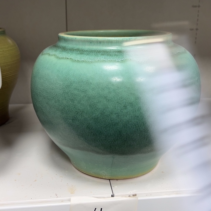 芳***。景德镇陶瓷手工制作