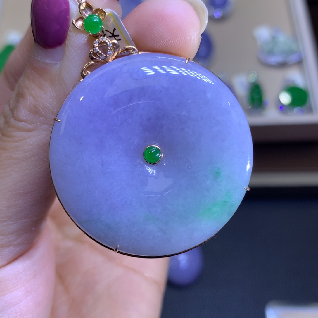 翡翠颈饰18K金镶嵌翡翠