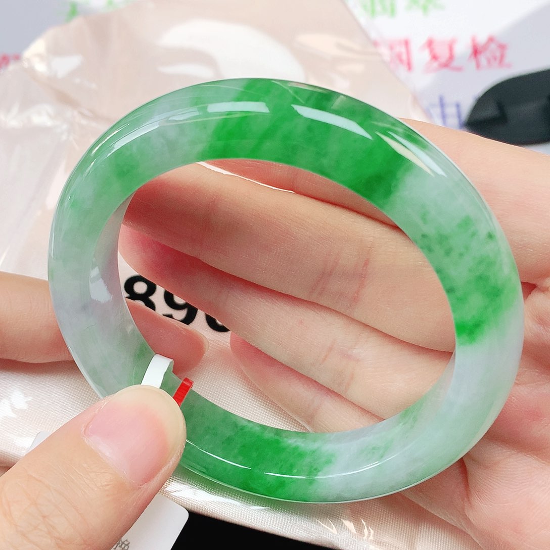 Q***g翡翠手镯未镶嵌抖音890