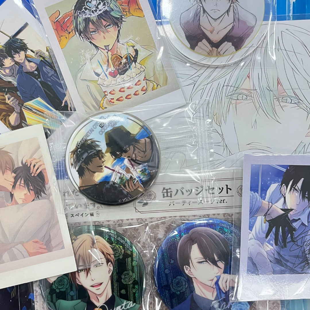 抱胁金属吧唧精美色纸小卡