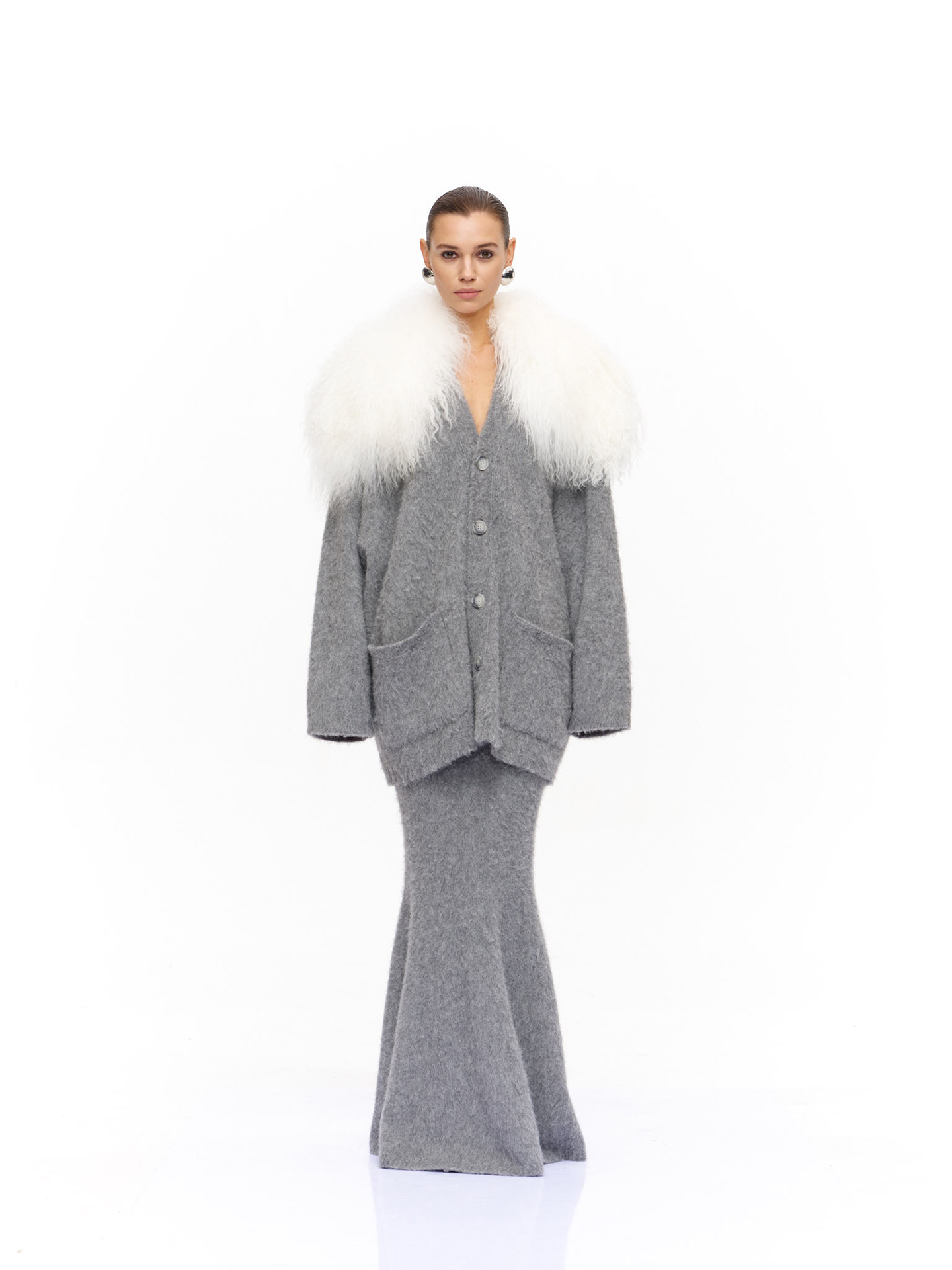 CNLEEWEI 设计师品牌25秋冬新品慵懒可拆滩羊毛领毛织开衫外套