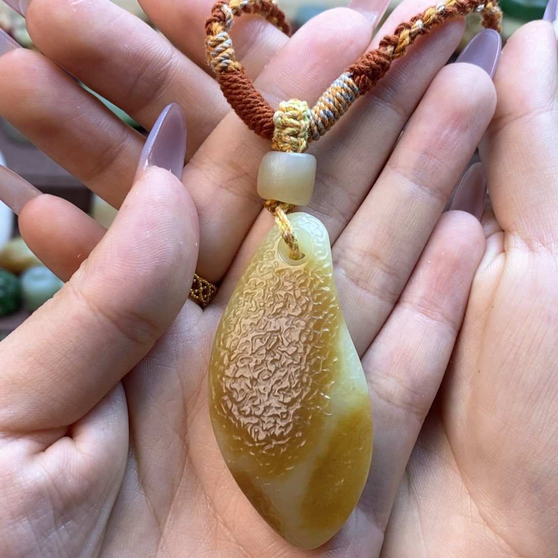 和田玉颈饰未镶嵌笑**开定制